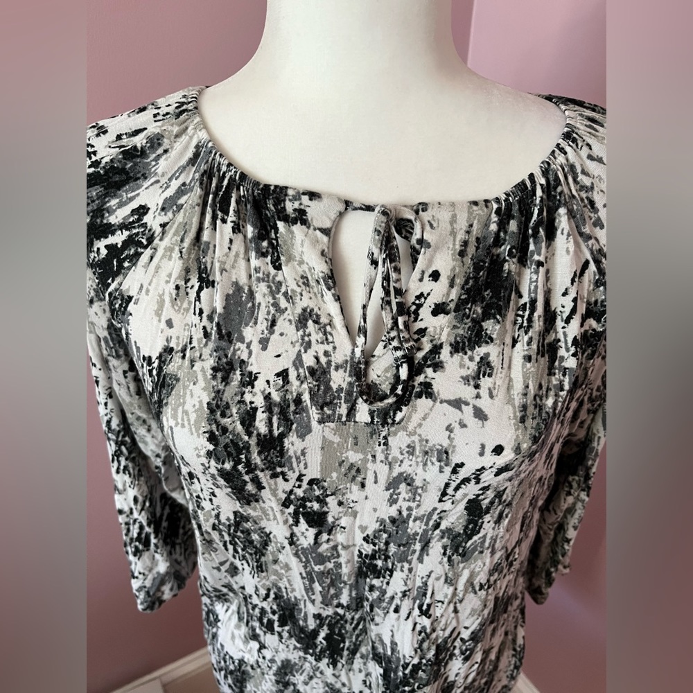 Lularoe Debra Peasant Top size XS - Picture 4 of 7